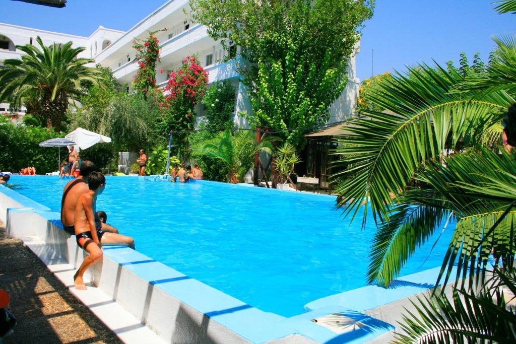Siagas Beach Hotel 아이 테오도리 외부 사진